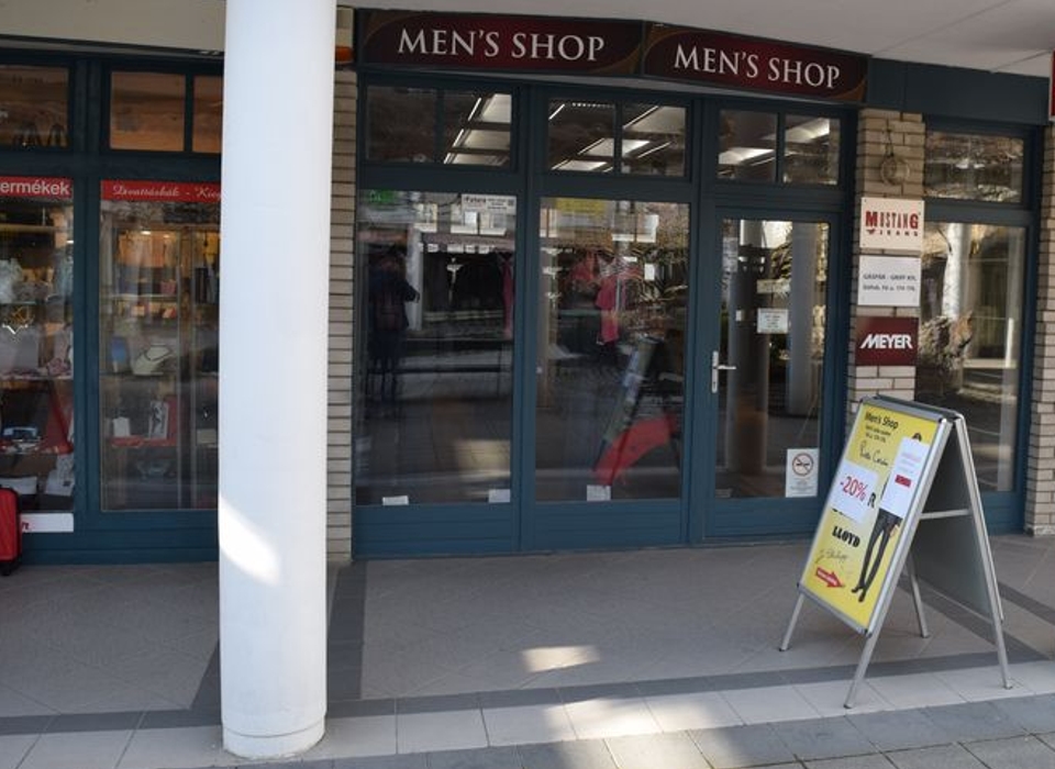A Men's Shop utcafronti kirakata
